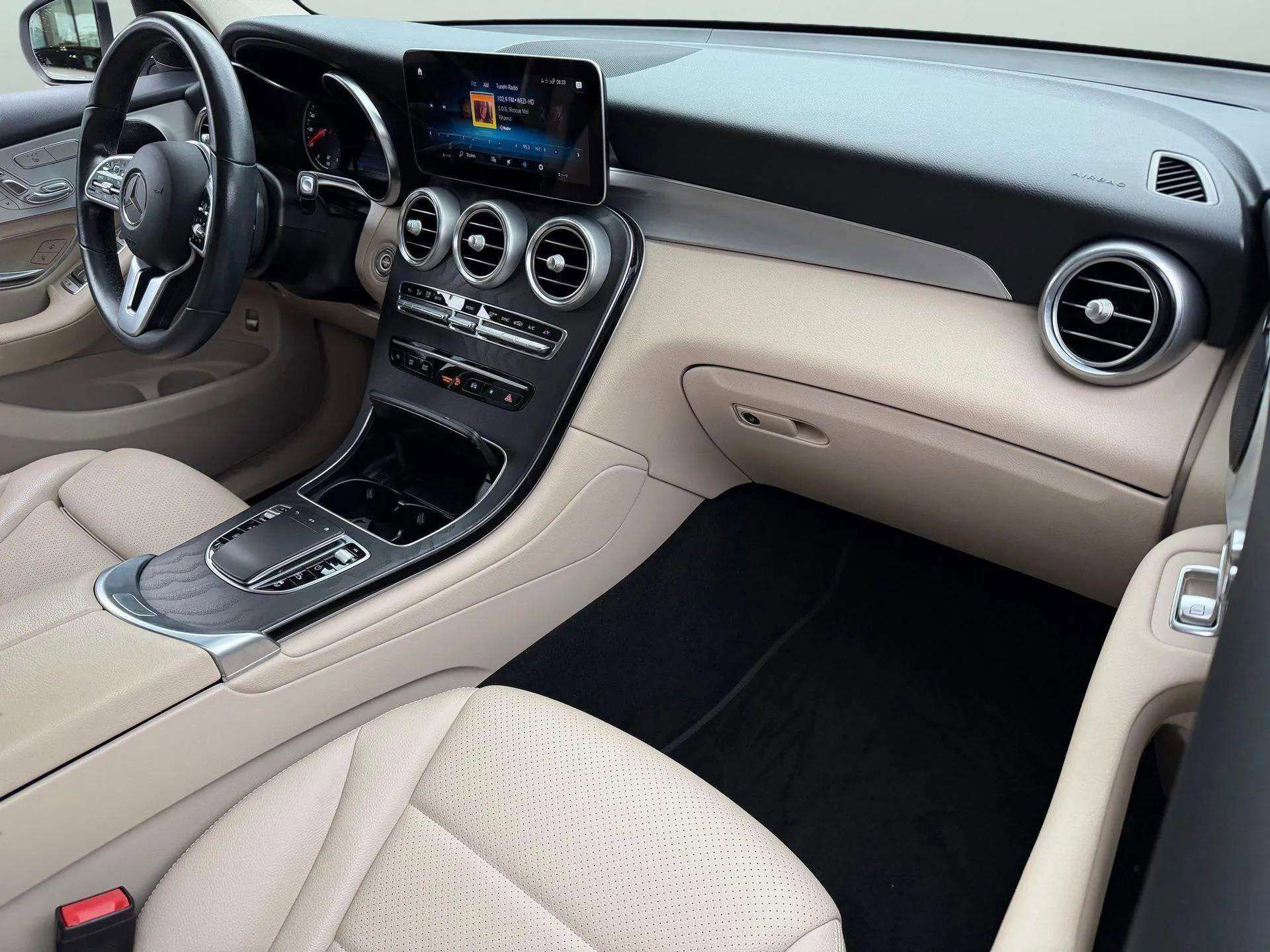 Used 2022 Mercedes-Benz GLC 300 image 2