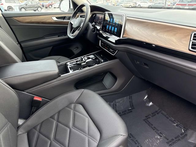 Certified 2025 Volkswagen Atlas SE image 17