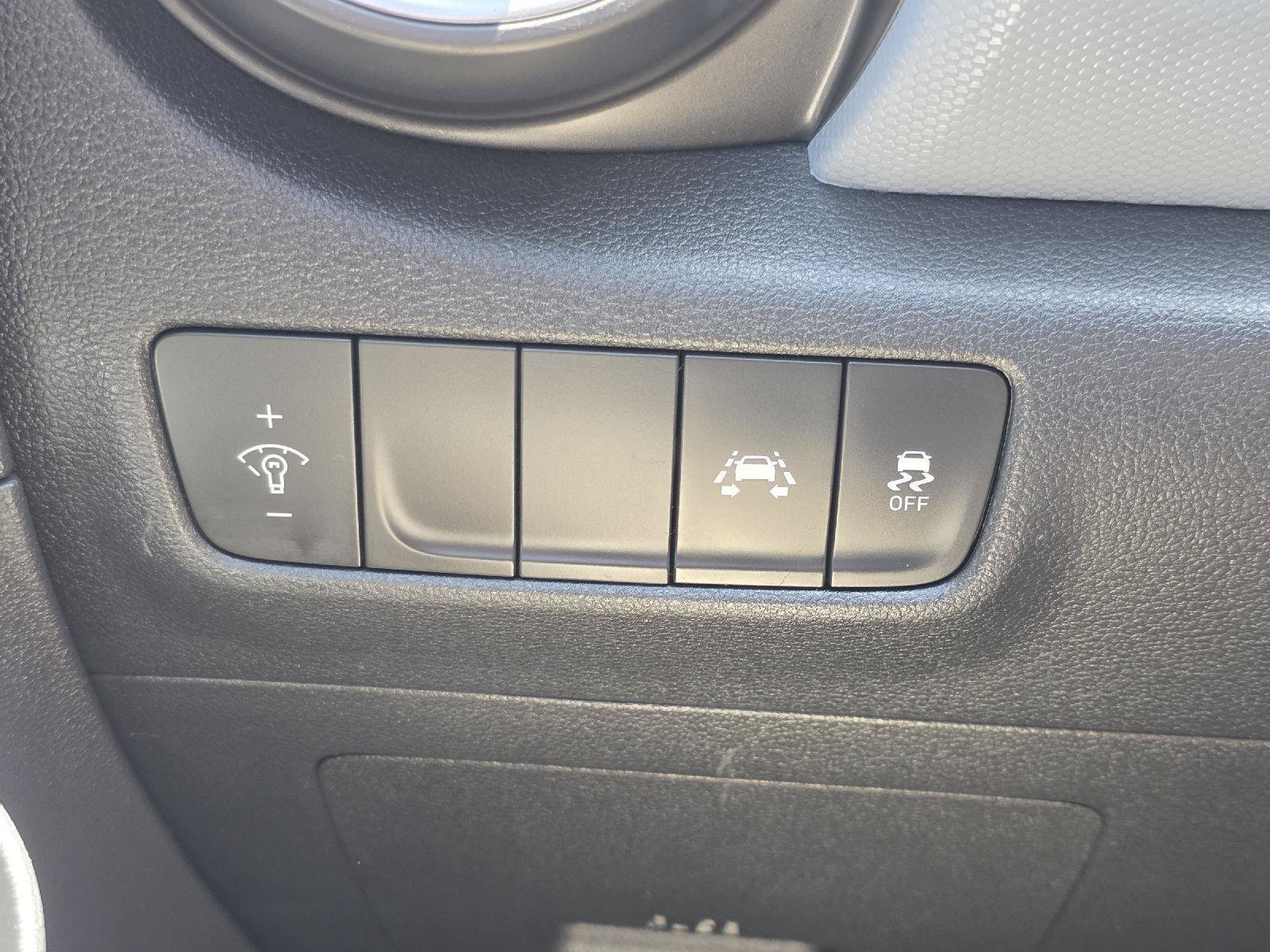 Used 2020 Hyundai Kona SE FWD image 11