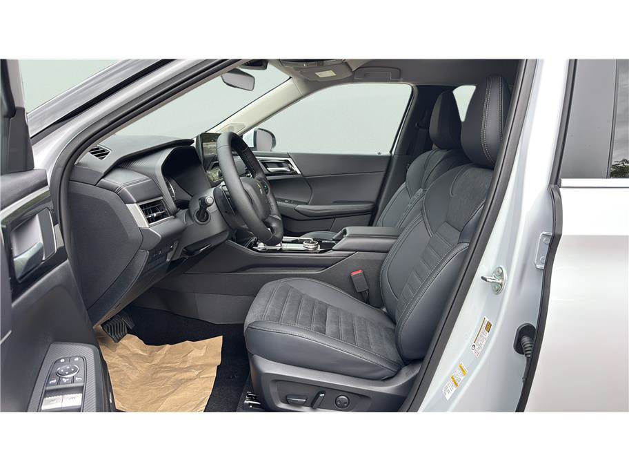 New 2026 Mitsubishi Outlander SE AWD/4WD image 10