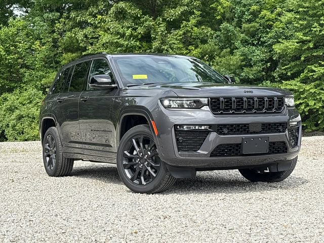 New 2026 Jeep Grand Cherokee Limited AWD/4WD image 2
