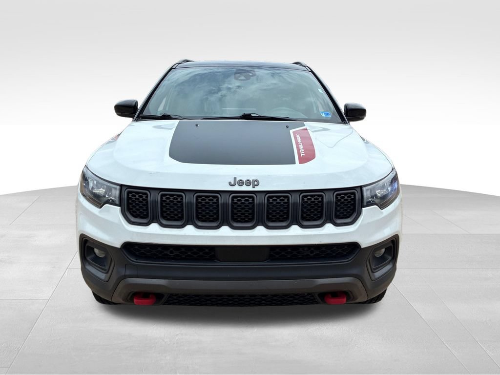 Used 2024 Jeep Compass Trailhawk AWD/4WD image 9
