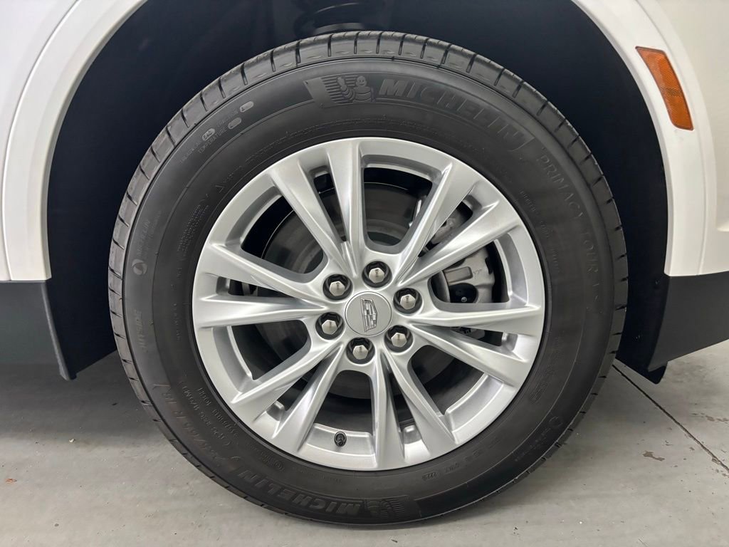 New 2025 Cadillac XT5 Luxury image 15