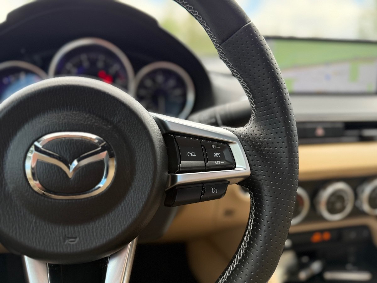 Used 2025 MAZDA MX-5 Miata RF Grand Touring RWD image 28