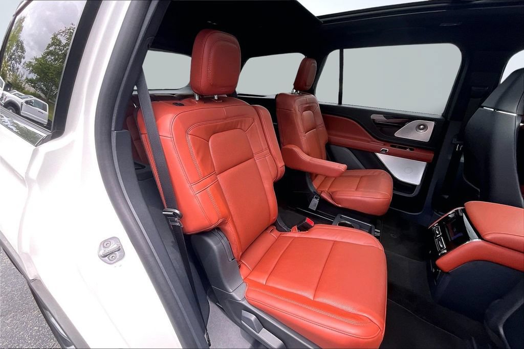 Used 2026 Lincoln Aviator Reserve w/ Luxury Package RWD image 26