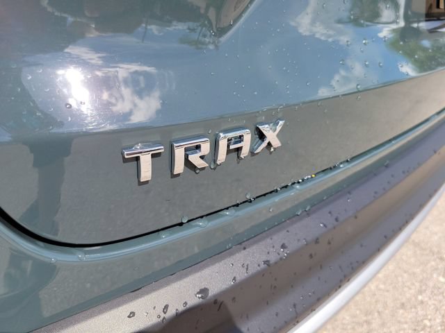 Used 2025 Chevrolet Trax LT FWD image 9