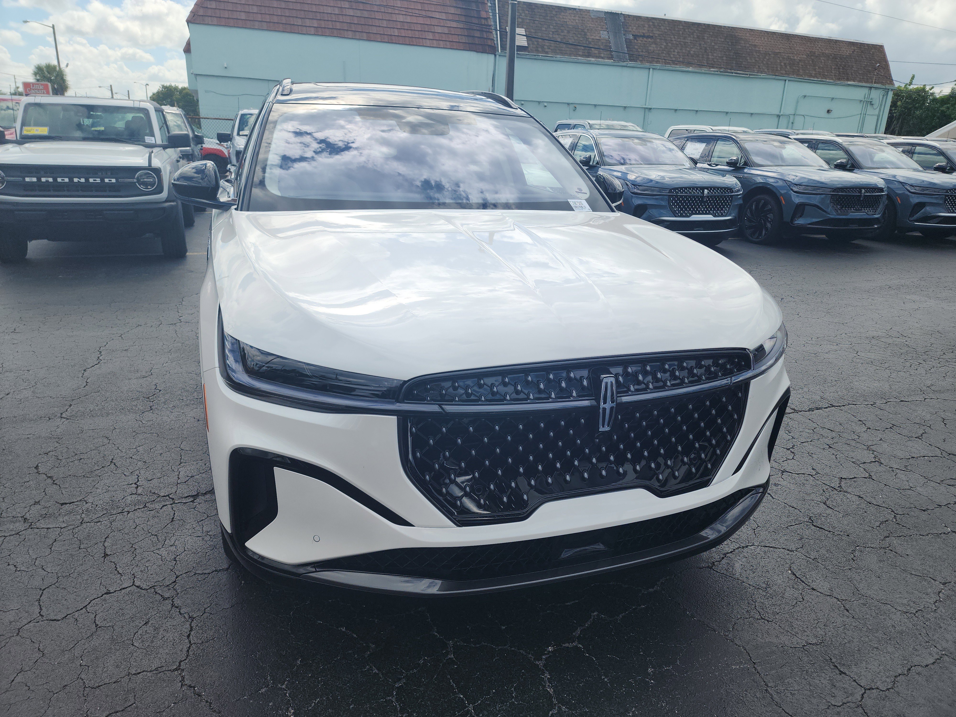 New 2026 Lincoln Nautilus Reserve w/ Jet Appearance Package image 8