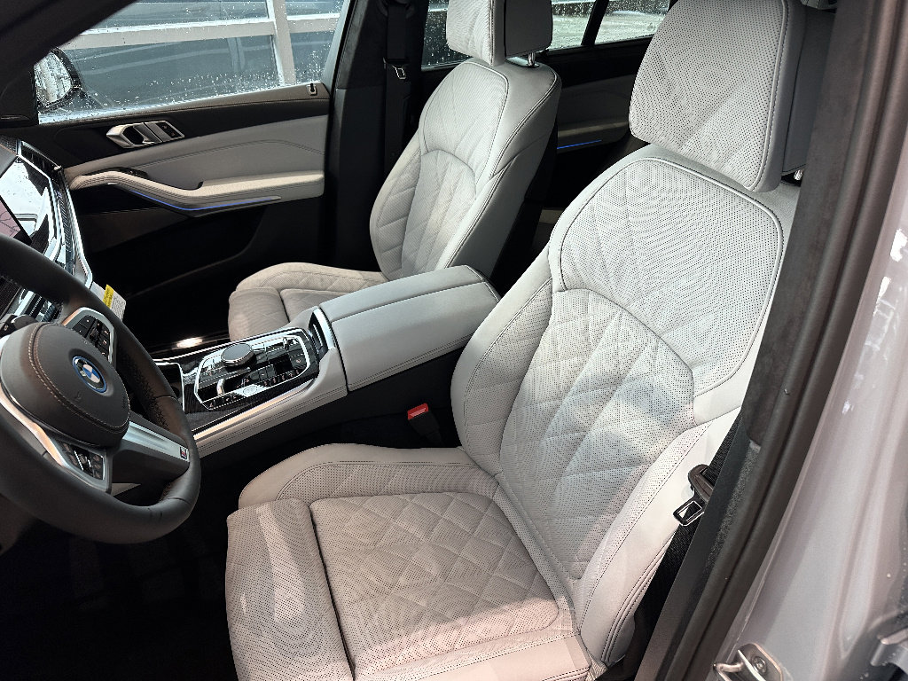 New 2026 BMW X5 xDrive50e w/ M Sport Package image 12