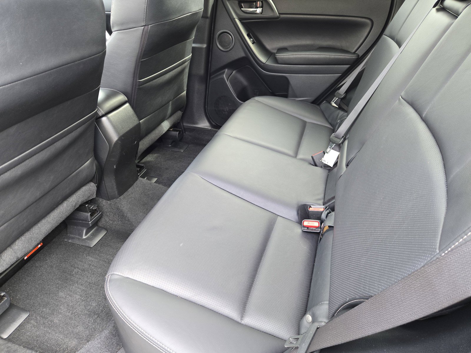 Used 2015 Subaru Forester 2.5i Touring AWD/4WD image 12