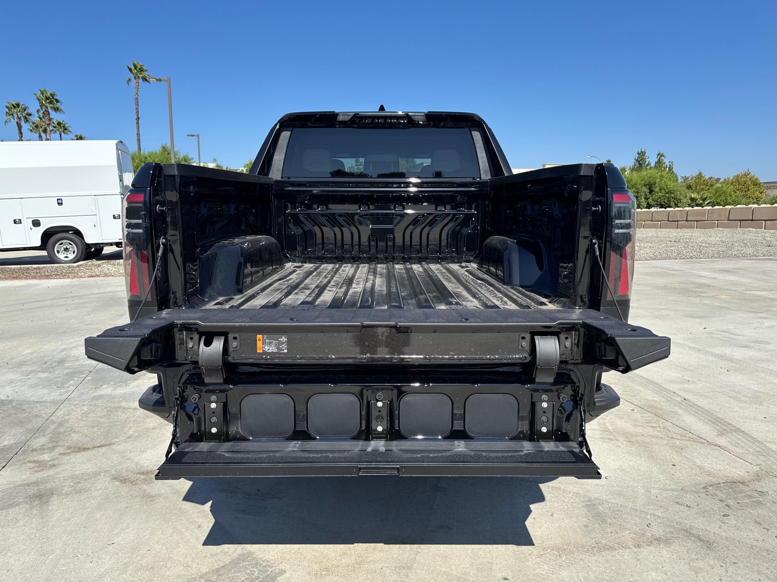 Used 2026 GMC Sierra EV Elevation AWD/4WD image 9