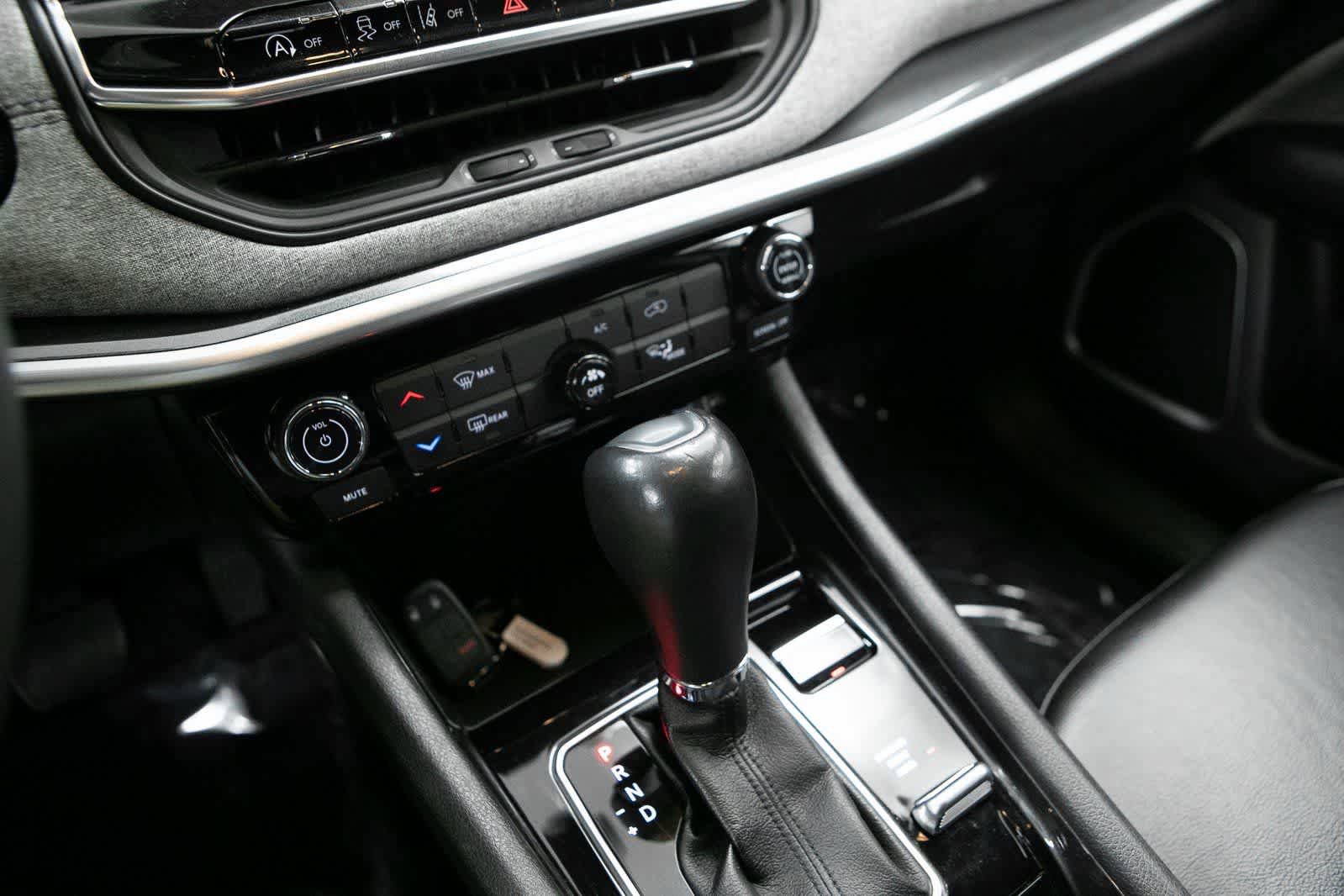 Used 2023 Jeep Compass Latitude image 19