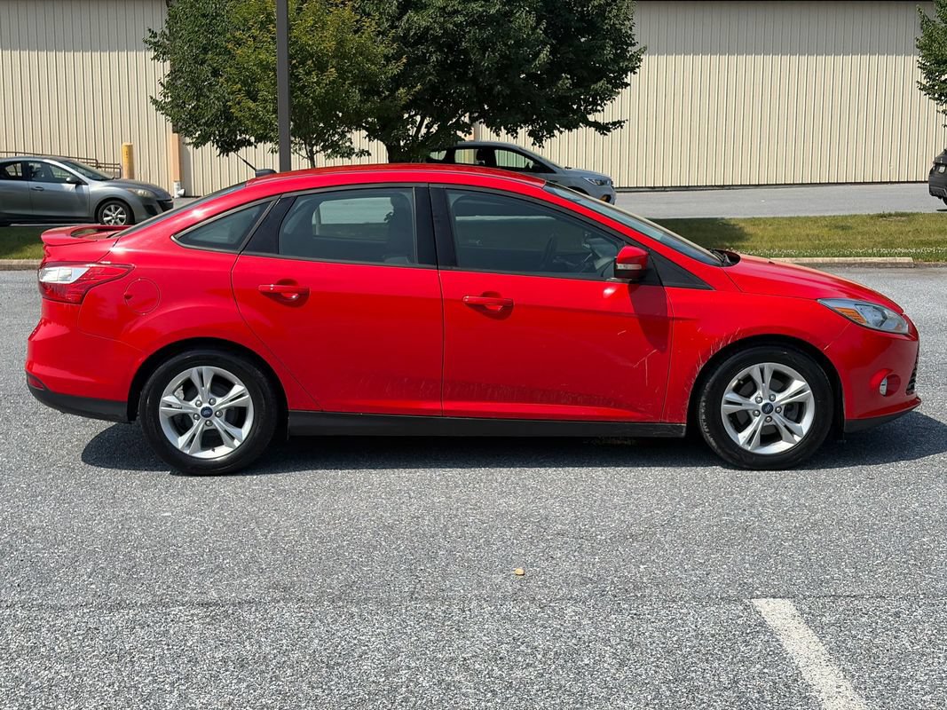 Used 2014 Ford Focus SE FWD image 9
