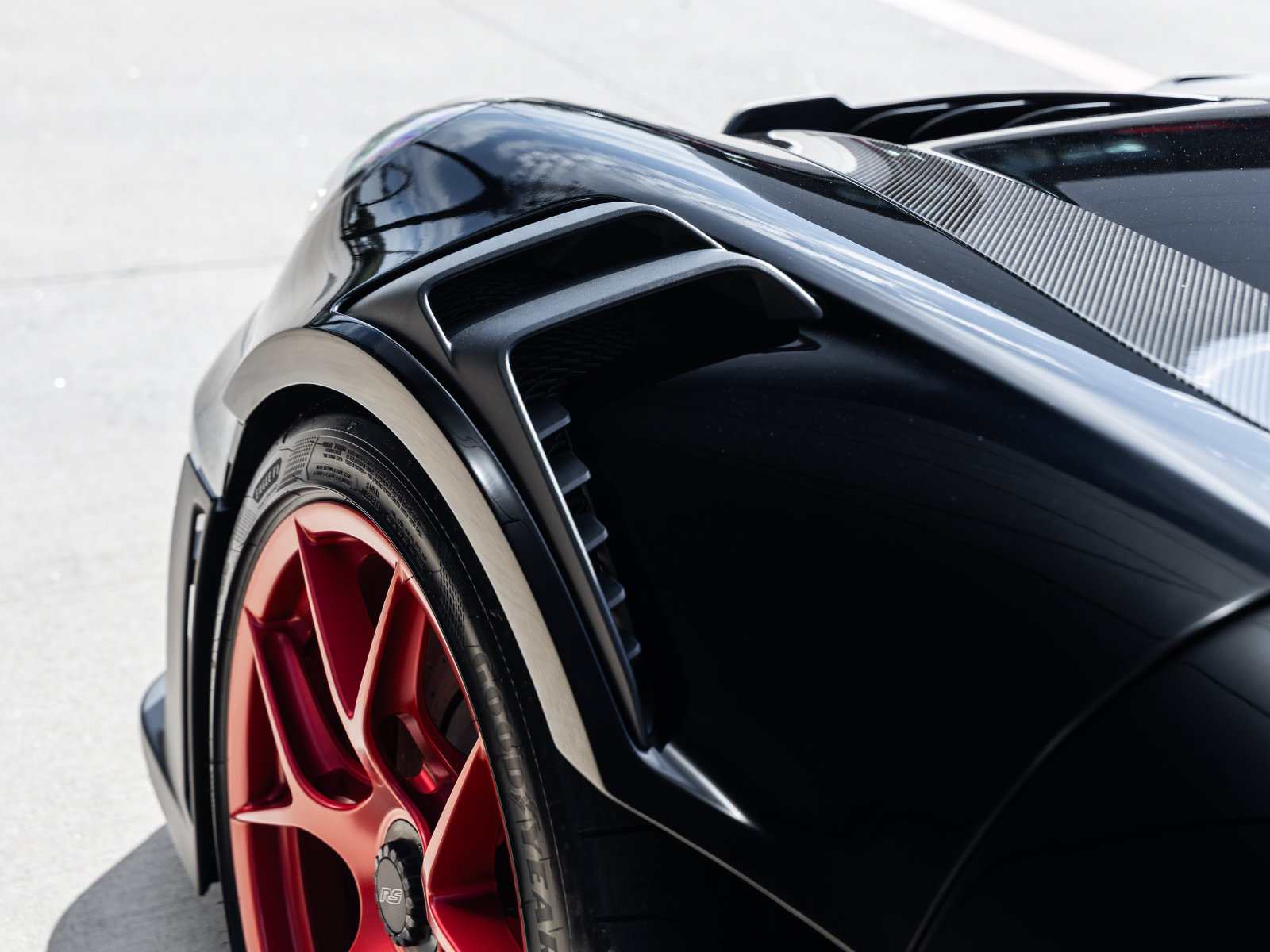 Certified 2023 Porsche 911 GT3 RS RWD image 36