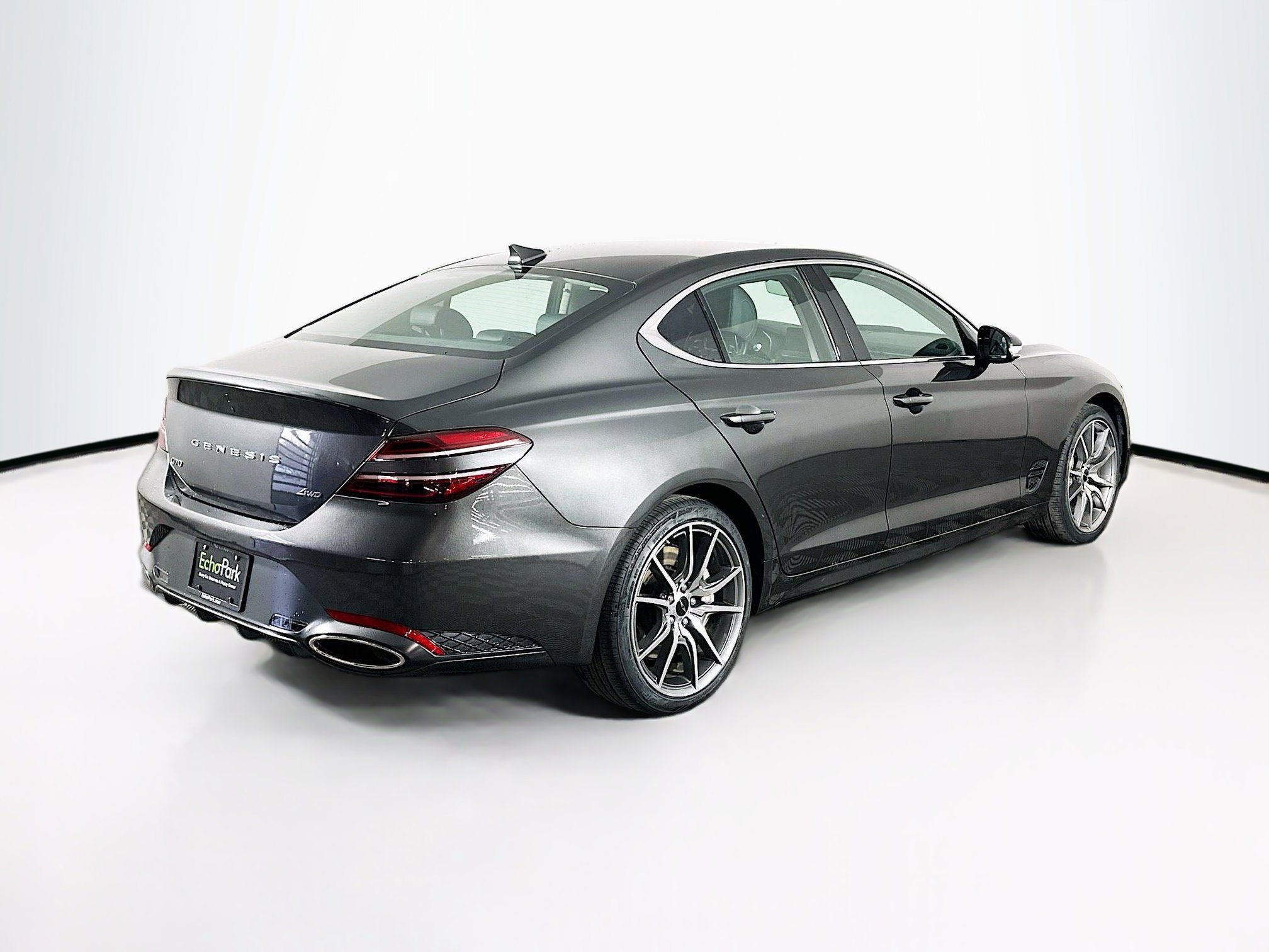 Used 2025 Genesis G70 2.5T image 9