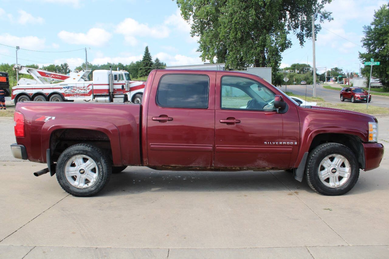 Used 2009 Chevrolet Silverado 1500 LTZ w/ LTZ Plus Package AWD/4WD image 5
