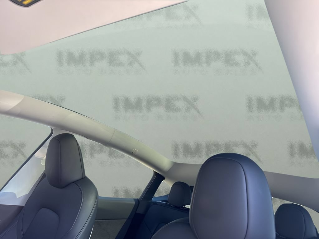 Used 2025 Tesla Model Y Long Range RWD image 11