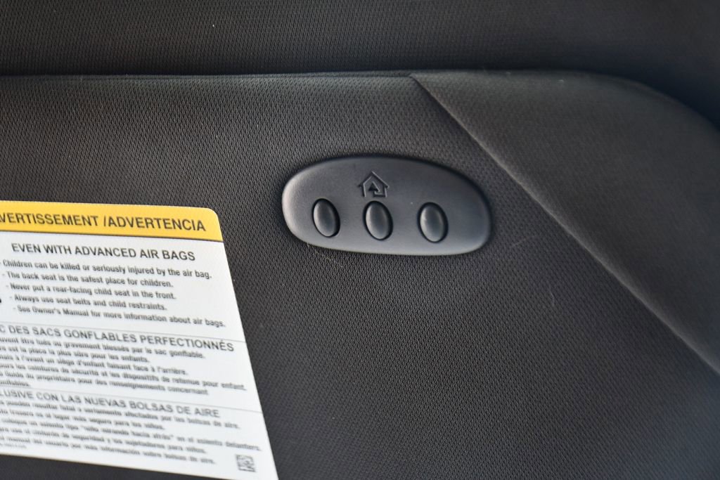 Used 2016 Lincoln MKS AWD image 34