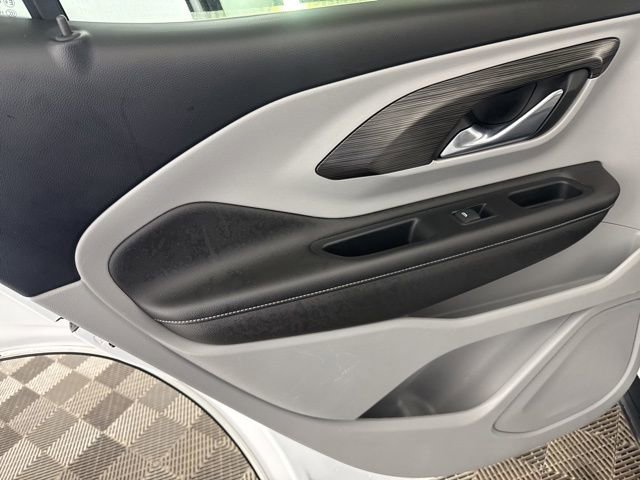 Used 2023 GMC Terrain SLT image 24