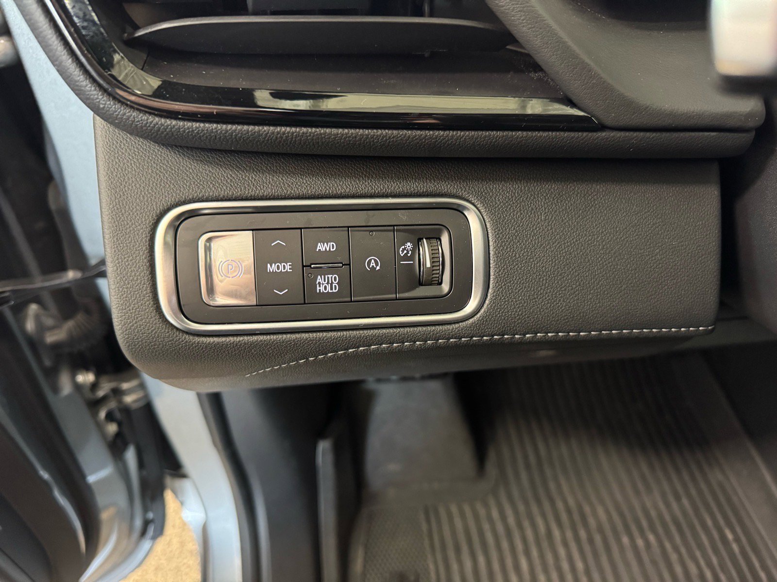 Certified 2025 Buick Enclave Avenir w/ Super Cruise Package image 19