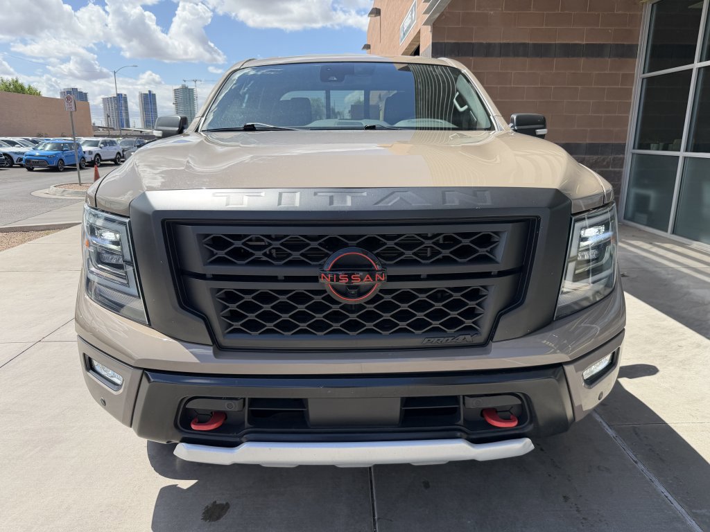 Used 2023 Nissan Titan PRO-4X w/ Pro-4x Convenience Package AWD/4WD image 10