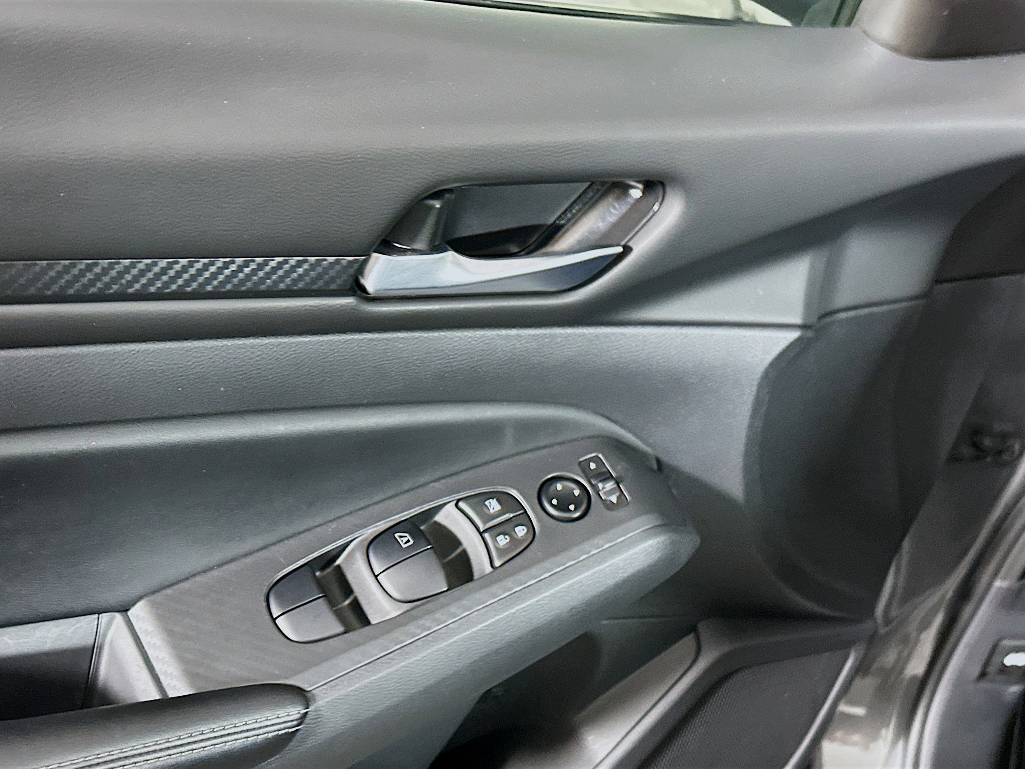 Used 2025 Nissan Altima 2.5 SV image 15