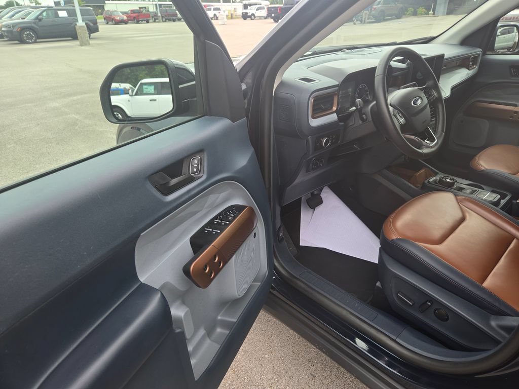Used 2023 Ford Maverick Lariat w/ Lariat Luxury Package AWD/4WD image 6