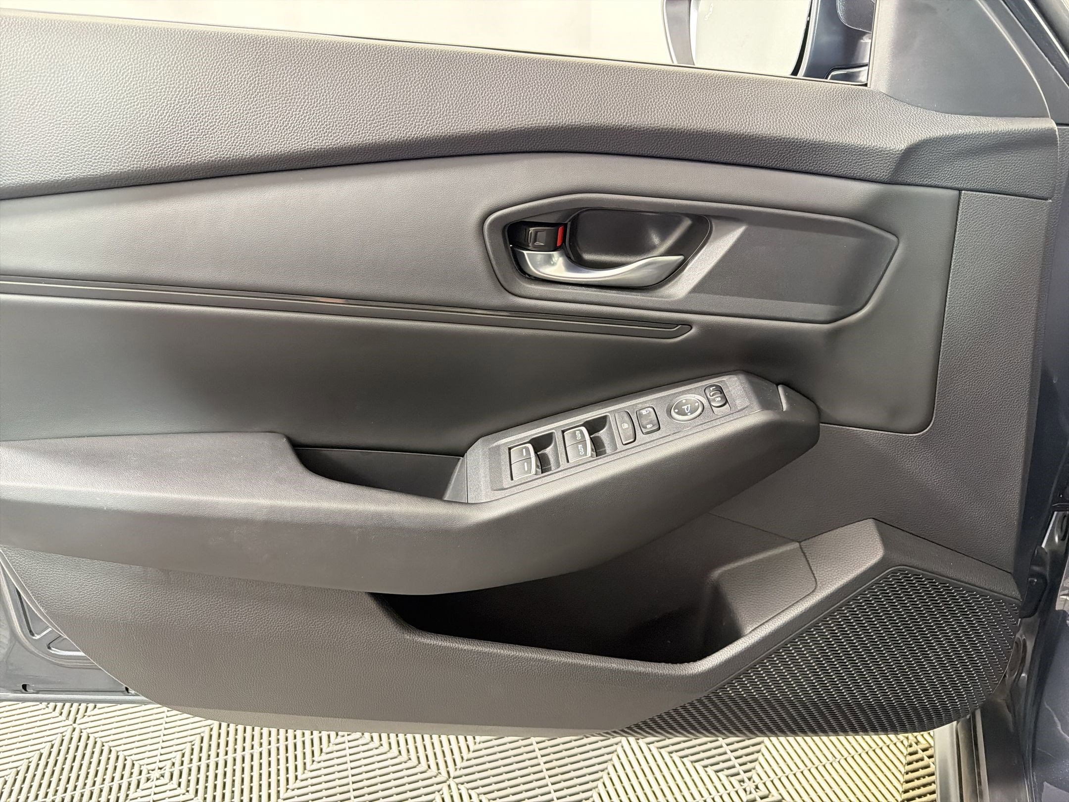 Used 2023 Honda Accord EX image 13