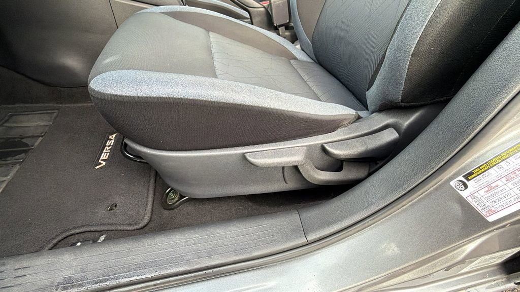 Used 2023 Nissan Versa SV image 21