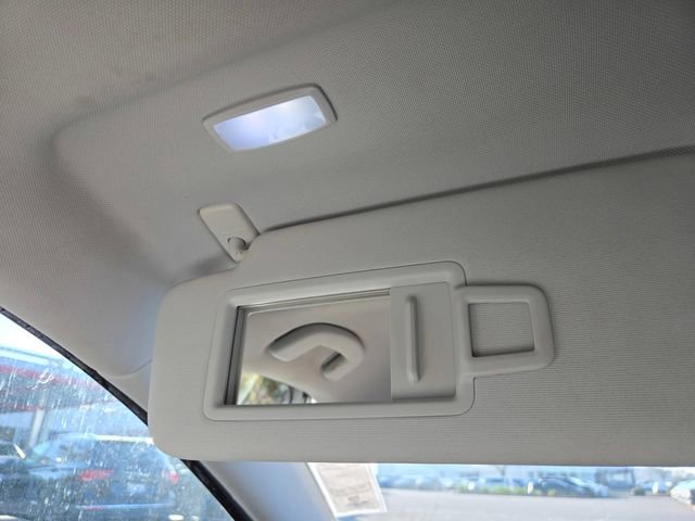 Used 2015 Volkswagen e-Golf Limited Edition image 19