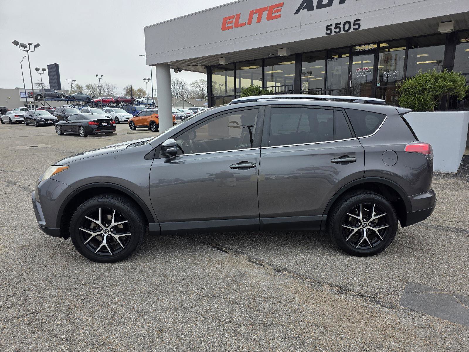Used 2017 Toyota RAV4 SE w/ Power Special Value Package FWD image 8