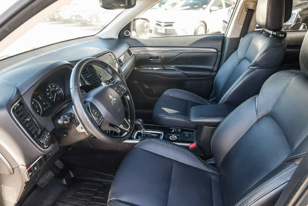 Used 2019 Mitsubishi Outlander GT AWD/4WD image 16