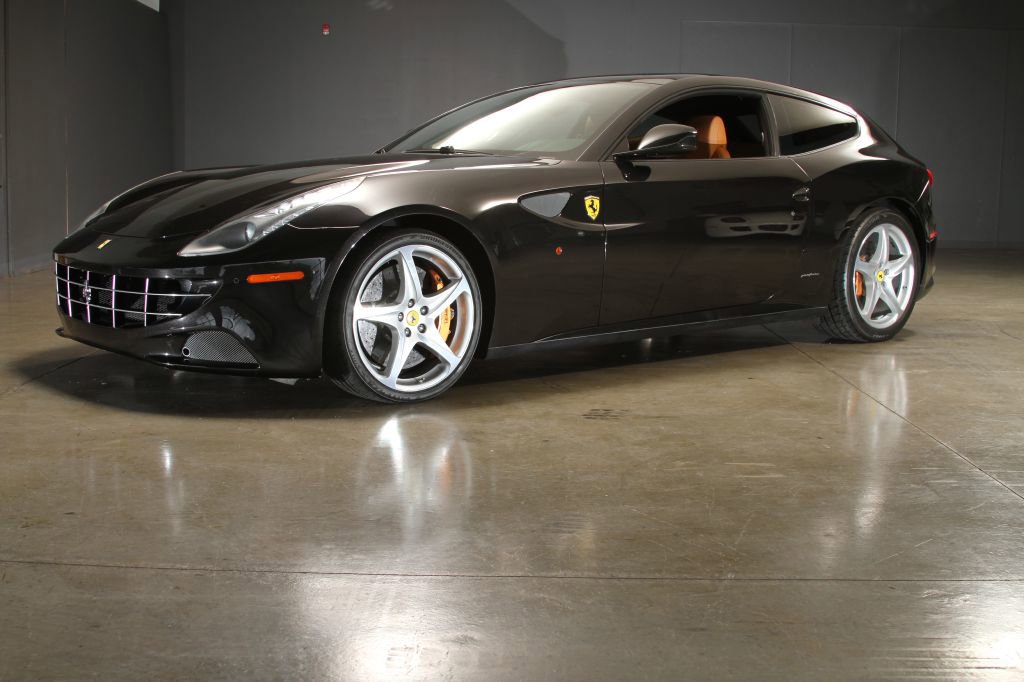 Used 2016 Ferrari FF image 32
