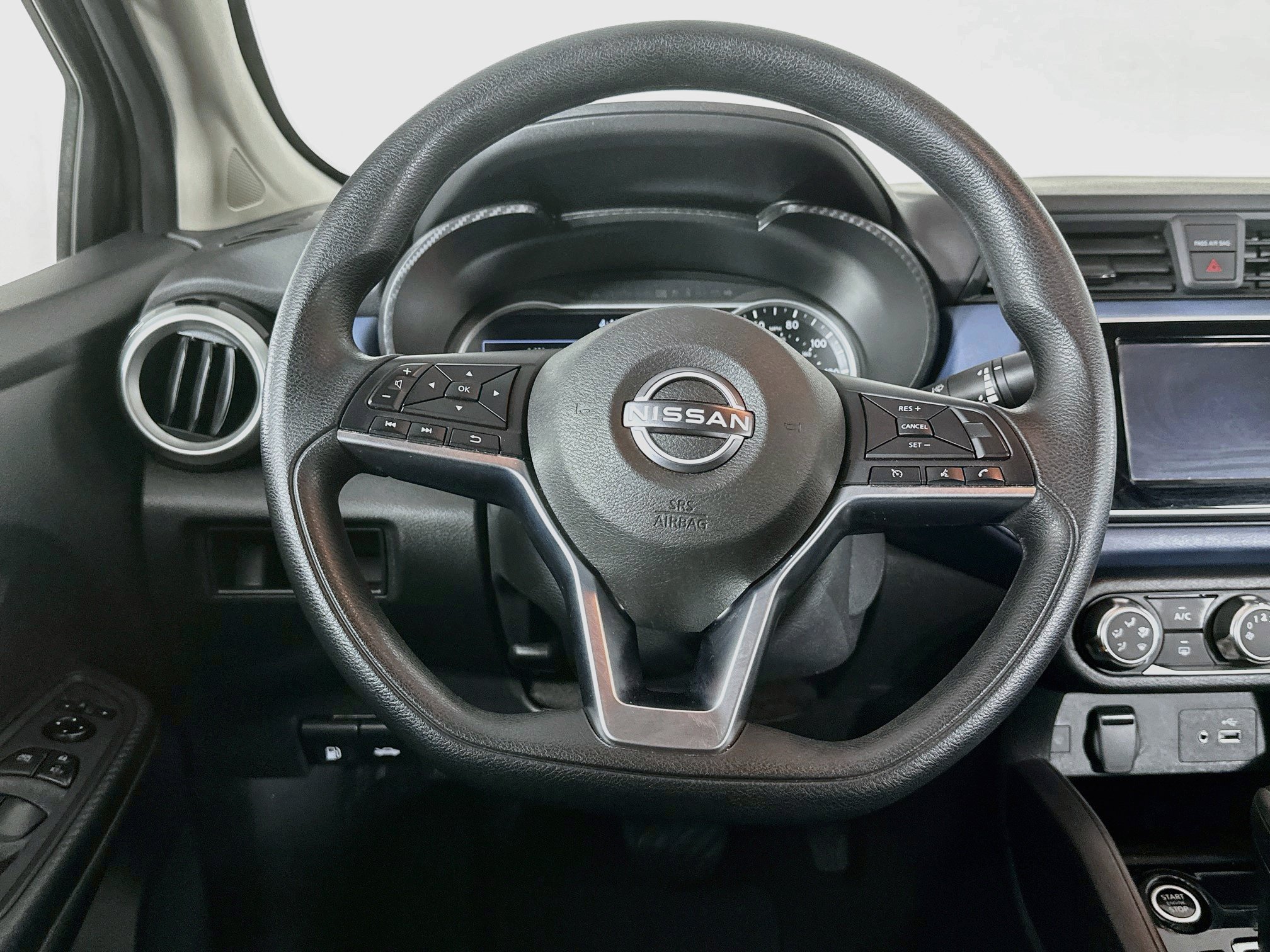 Used 2025 Nissan Versa SV FWD image 17