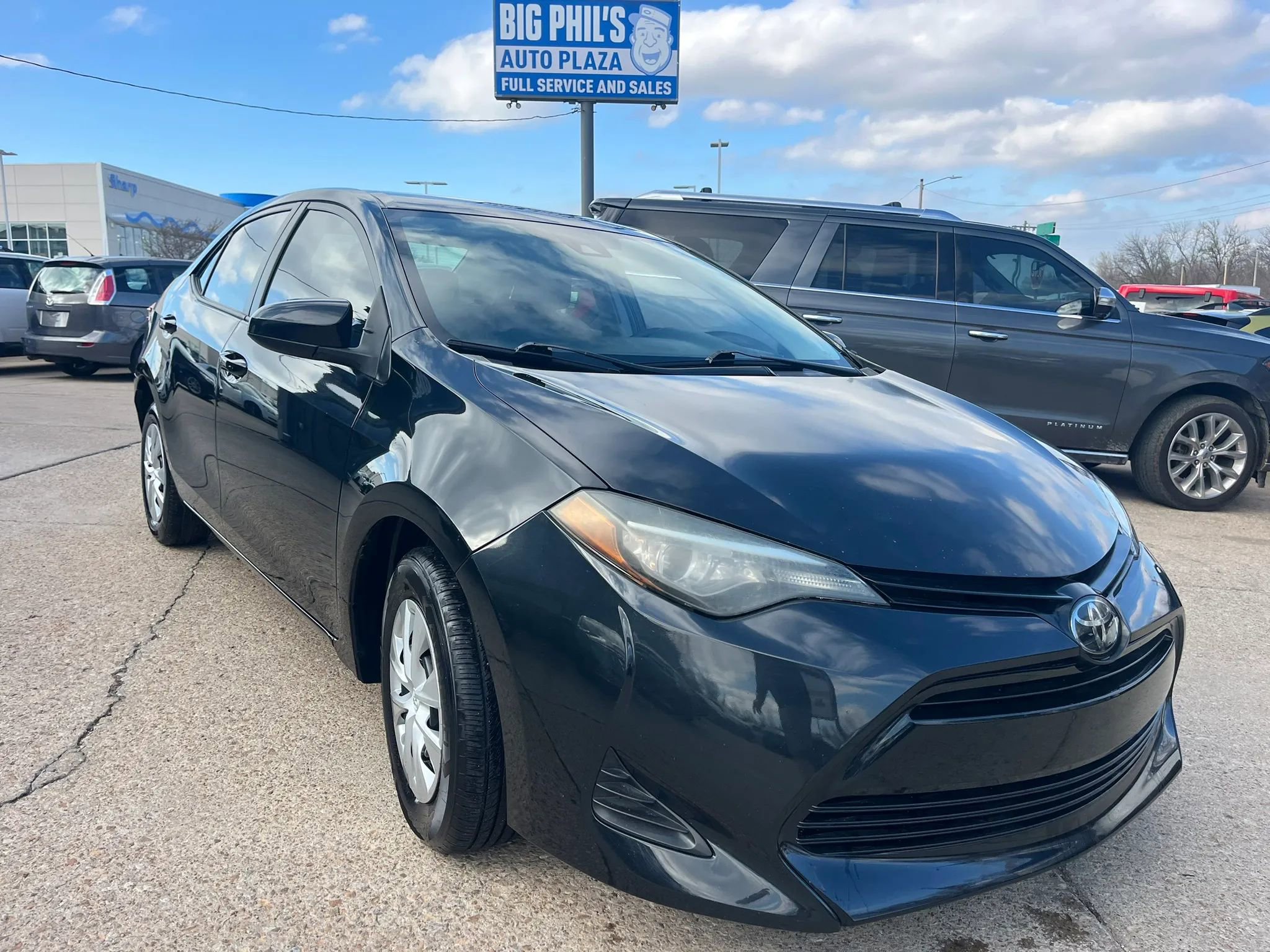 Used 2019 Toyota Corolla L FWD image 2