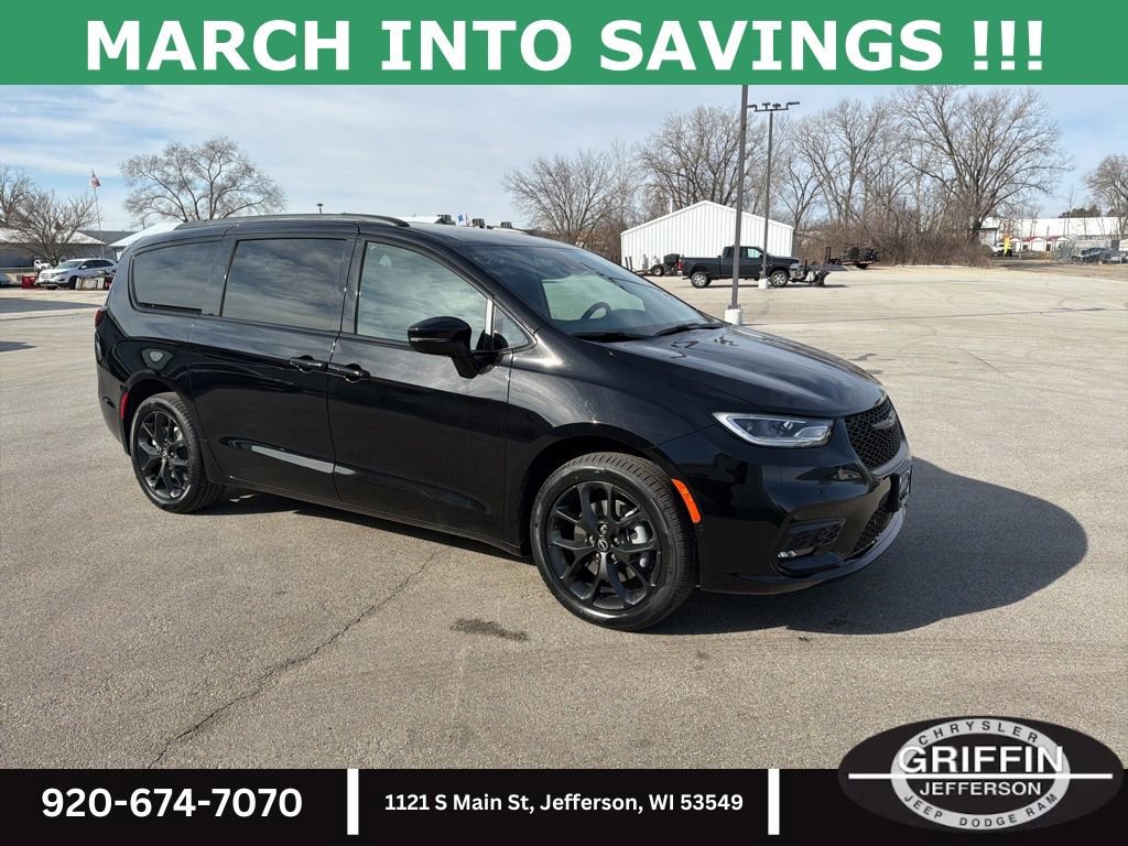 New 2026 Chrysler Pacifica Select w/ S Appearance Package image 5