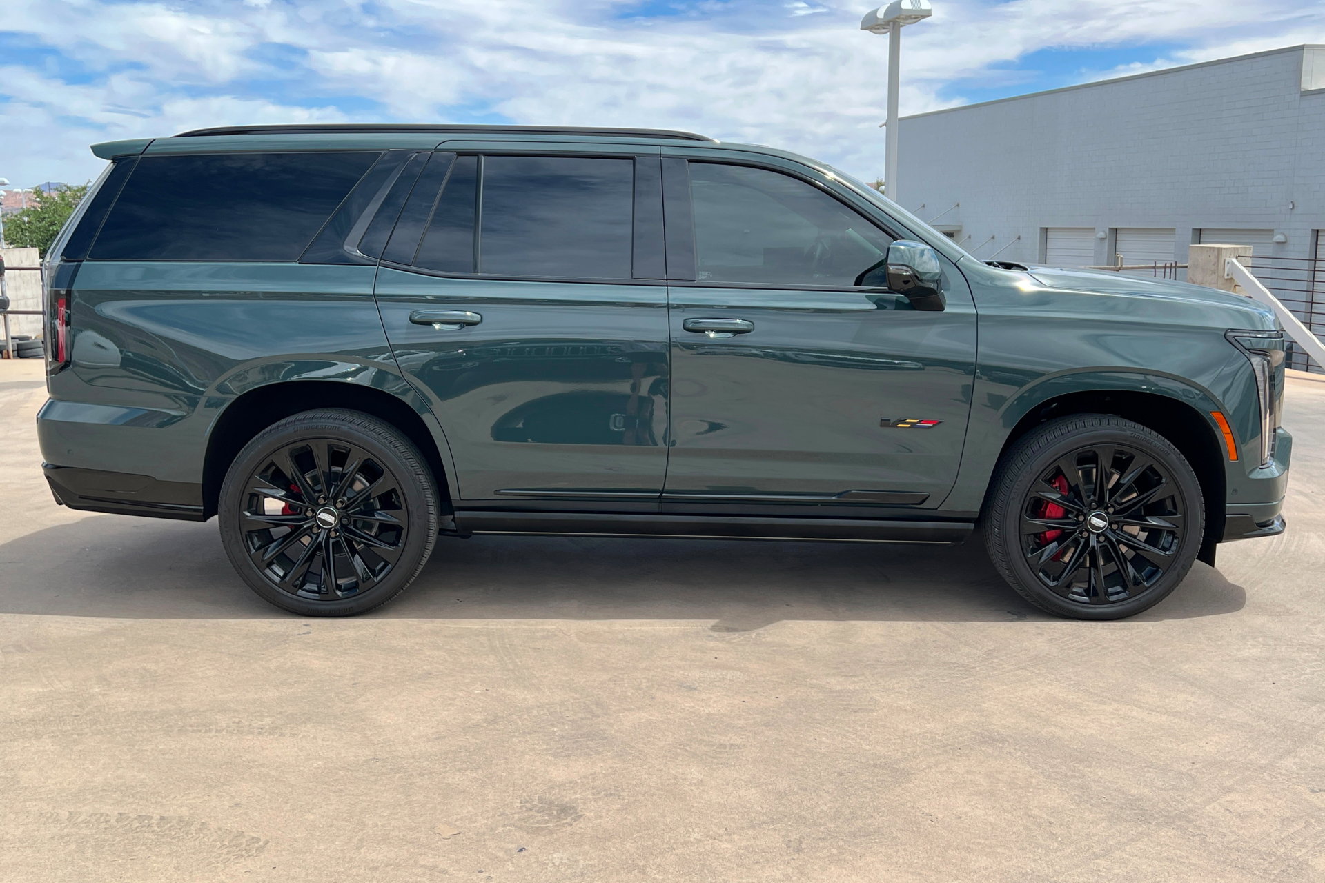Certified 2025 Cadillac Escalade V w/ LPO, ONYX Package AWD/4WD image 7