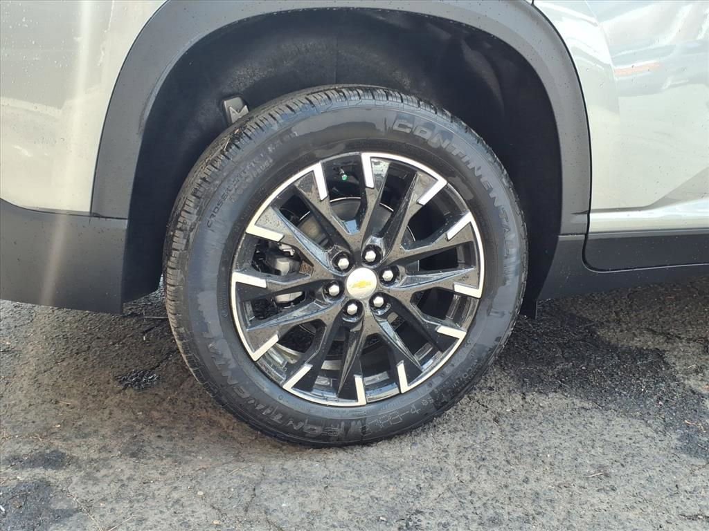 New 2026 Chevrolet Traverse LT w/ Sun and Wheel Package FWD image 24