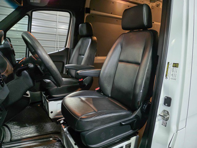 Used 2020 Mercedes-Benz Sprinter 2500 image 15