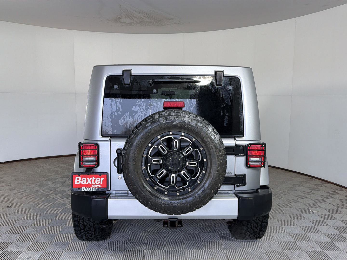 Used 2014 Jeep Wrangler Unlimited Sahara w/ Connectivity Group AWD/4WD image 5