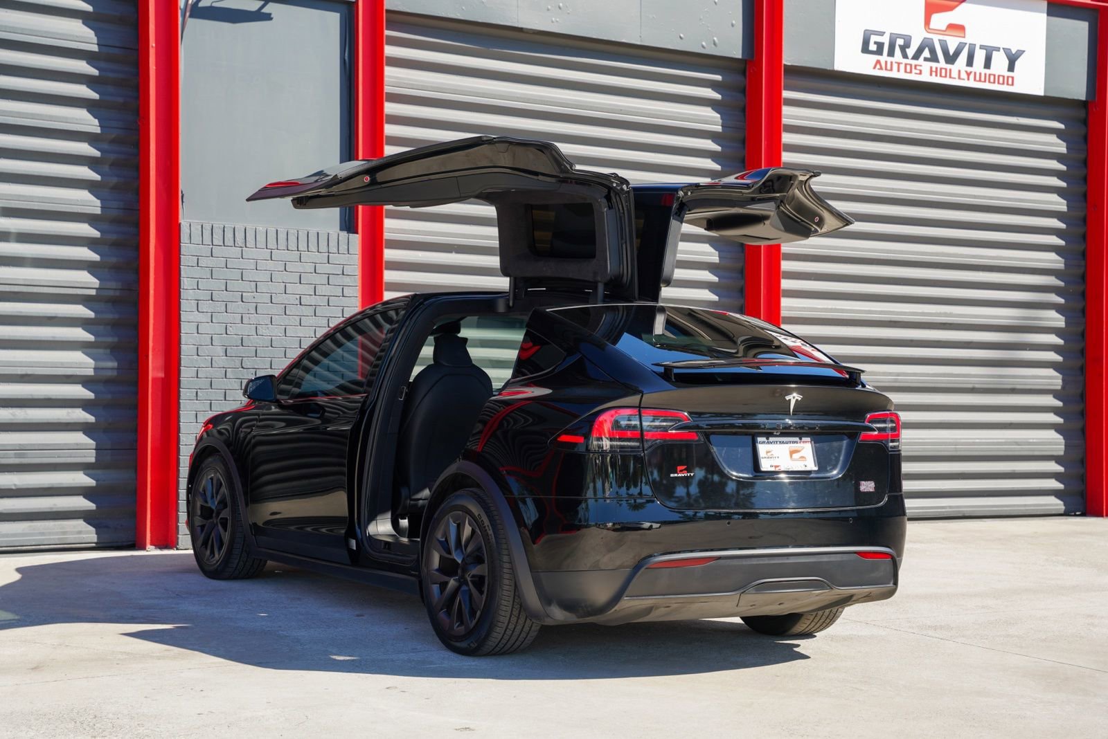 Used 2022 Tesla Model X Plaid image 3