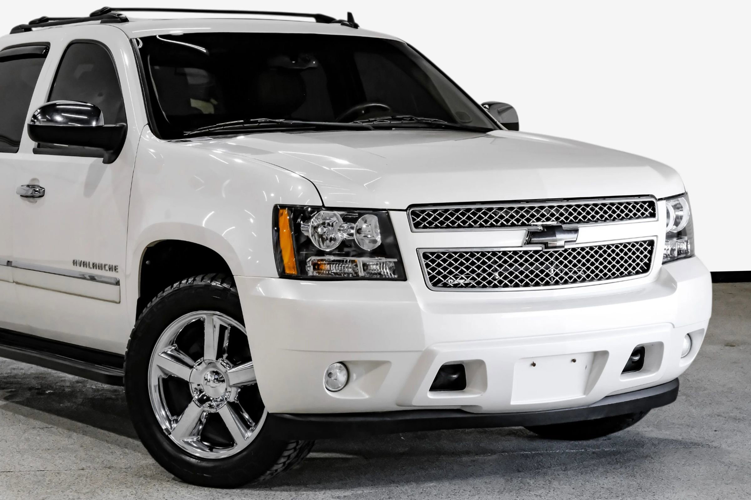 Used 2012 Chevrolet Avalanche LTZ image 13