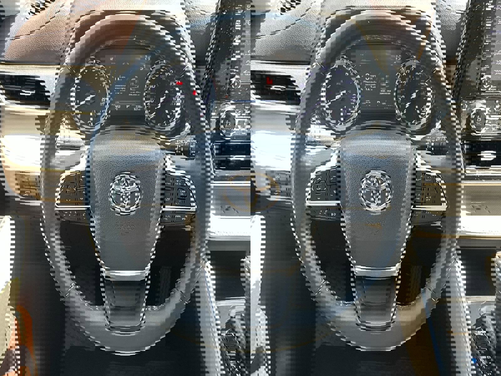 Used 2022 Toyota Highlander XLE image 19