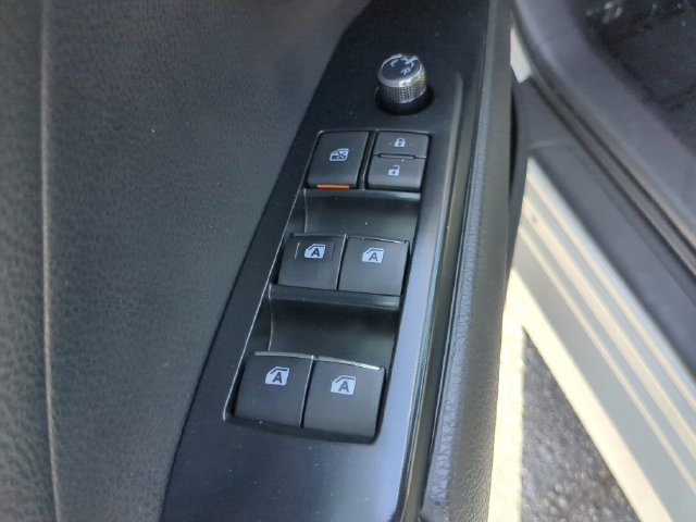 Used 2019 Toyota Camry XLE w/ Navigation Package FWD image 20