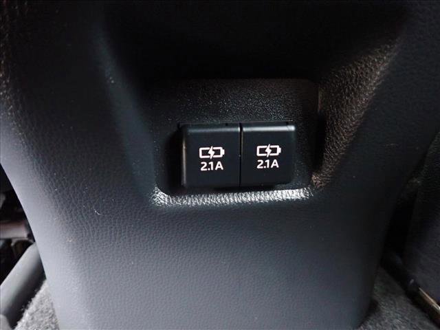 Used 2021 Toyota RAV4 XLE w/ Convenience Package FWD image 8