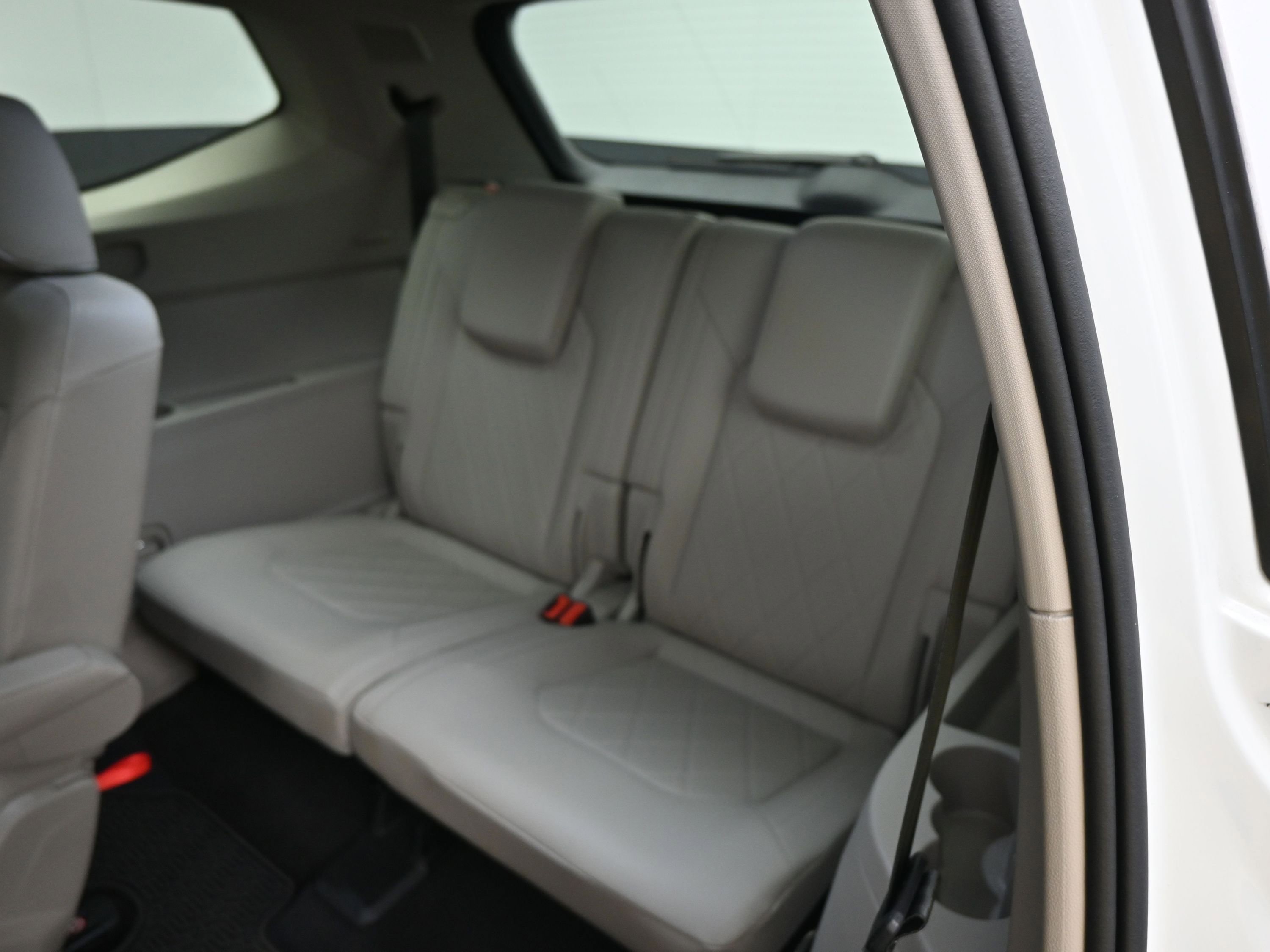 Used 2025 Volkswagen Atlas SEL Premium R-Line image 7