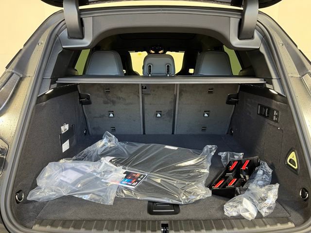 New 2026 BMW iX xDrive60 w/ Executive Package image 21