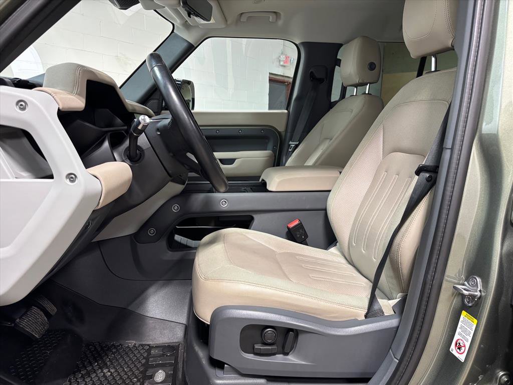 Used 2020 Land Rover Defender 110 First Edition image 23