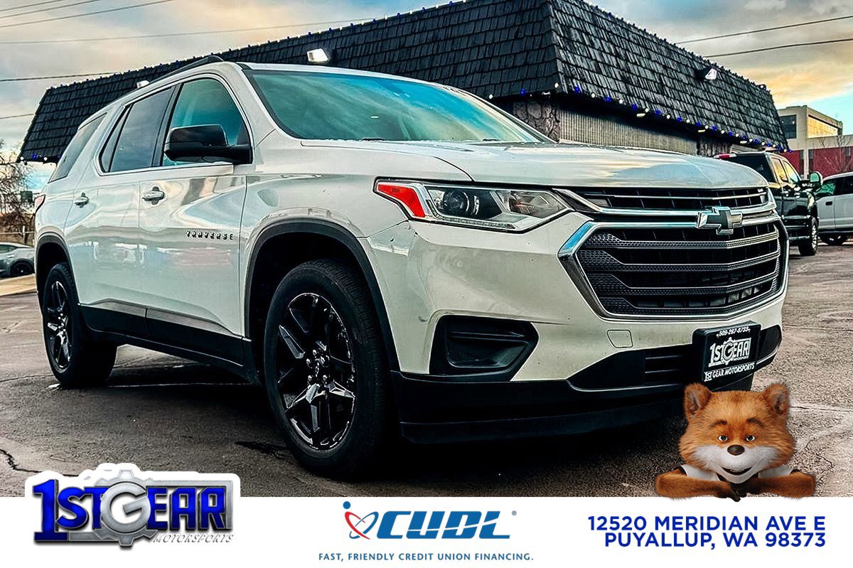 Used 2021 Chevrolet Traverse LS image 1