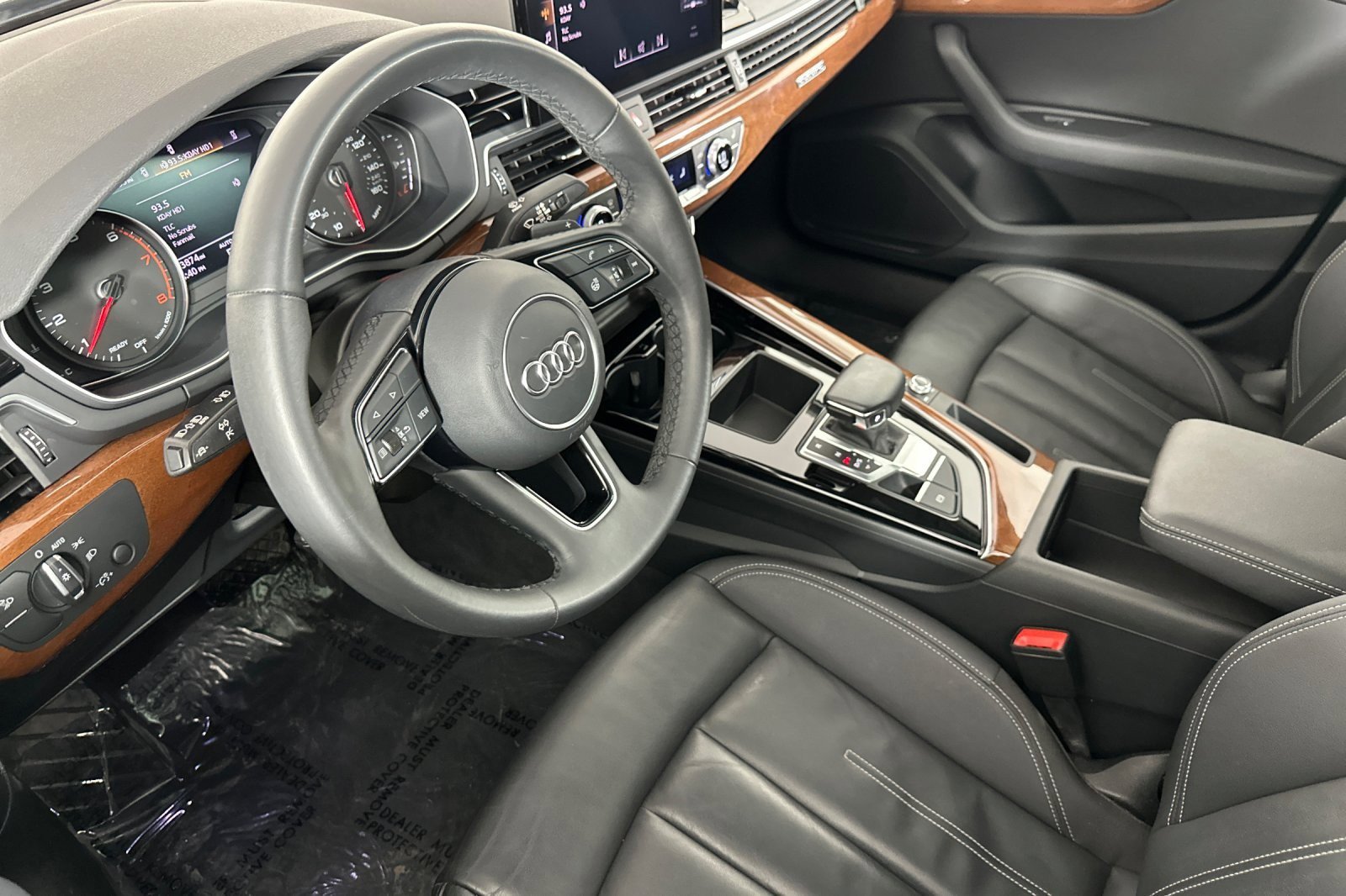 Used 2023 Audi A4 2.0T Premium w/ Convenience Package image 9