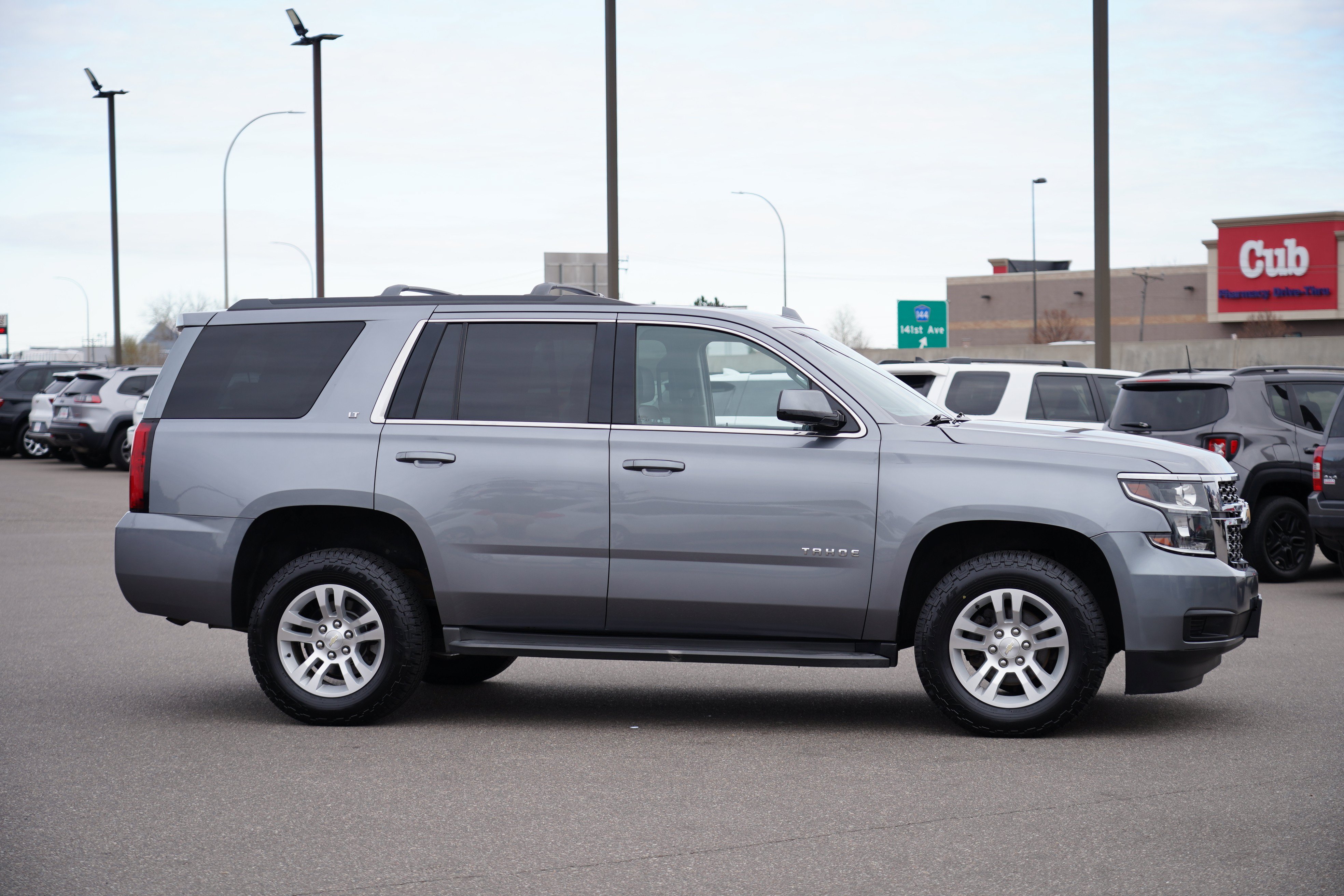 Used 2018 Chevrolet Tahoe LT AWD/4WD image 2